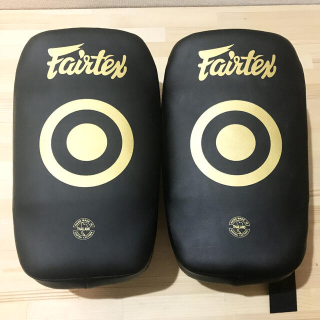 新品】fairtex キックミット KPLC6 Black/Gord 新品】fairtex キックミット KPLC6 Black/Gord