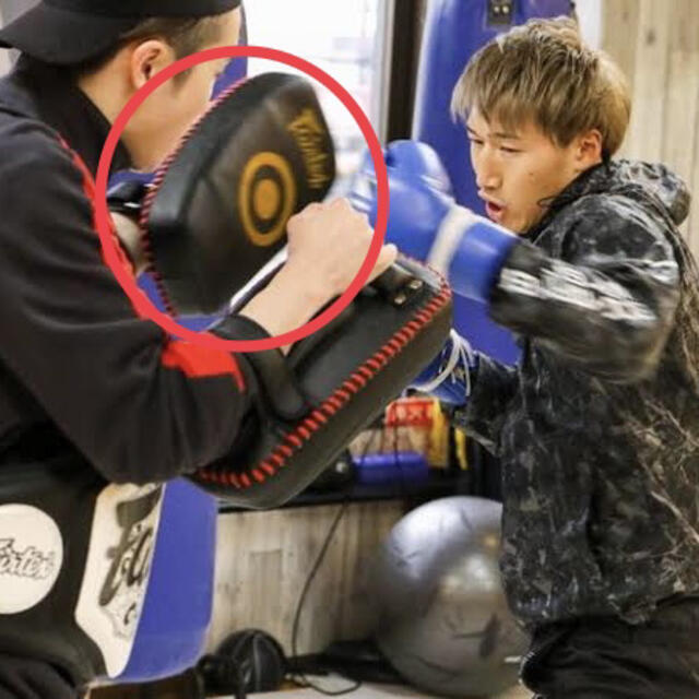 新品】fairtex キックミット KPLC6 Black/Gord 新品】fairtex キックミット KPLC6 Black/Gord
