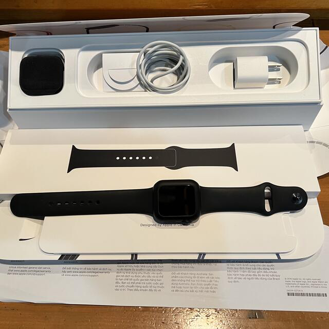 Apple Watch Series 5 (GPS+Cellularモデル) 腕時計(デジタル)