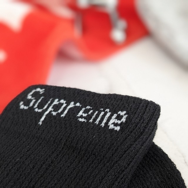 Supreme(シュプリーム)の動く石像様専用　Supreme   クルーソックス·黒　1足　新品未使用 メンズのレッグウェア(ソックス)の商品写真