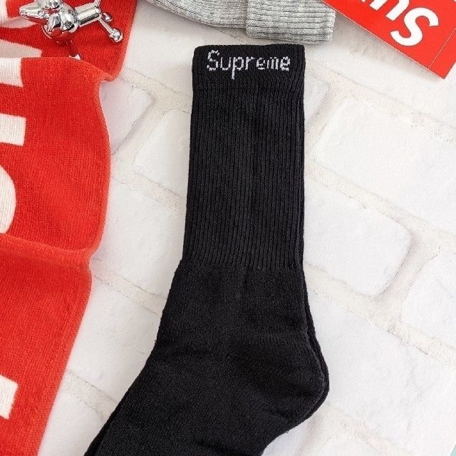 Supreme(シュプリーム)の動く石像様専用　Supreme   クルーソックス·黒　1足　新品未使用 メンズのレッグウェア(ソックス)の商品写真