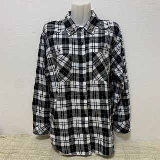 イング(INGNI)の☆★新品未使用★☆イング　ビジュー付きオーバーサイズチェックシャツ　Mサイズ(シャツ/ブラウス(長袖/七分))