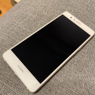 ファーウェイ(HUAWEI)のHUAWEI  VNS-L22(スマートフォン本体)