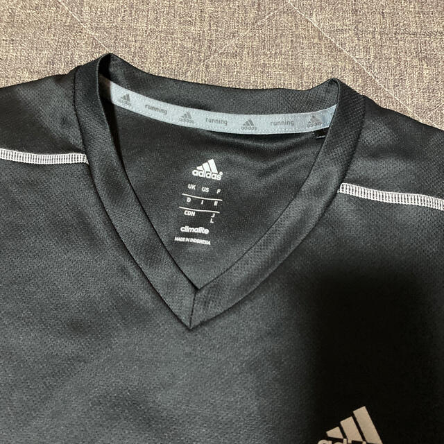 adidas(アディダス)のadidas スポーツTシャツLサイズ　スリムフィット　ブラック スポーツ/アウトドアのランニング(ウェア)の商品写真