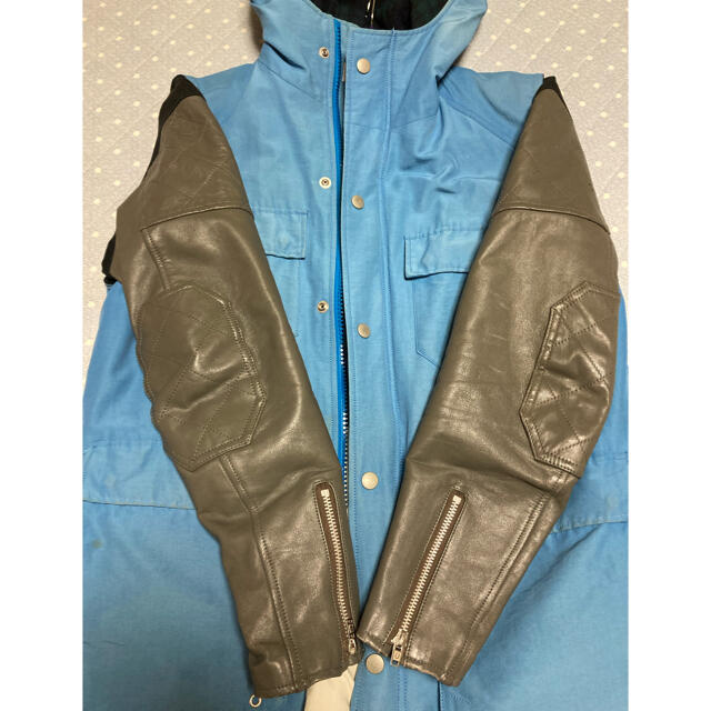 UNDERCOVER(アンダーカバー)のUNDERCOVER 袖レザーマウンテンパーカー メンズのジャケット/アウター(マウンテンパーカー)の商品写真