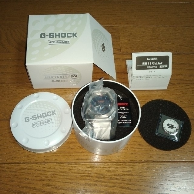 G-SHOCK(ジーショック)の《新品未使用》G-SHOCK 石川遼 モデル GM-2100 即発送可能 メンズの時計(腕時計(アナログ))の商品写真