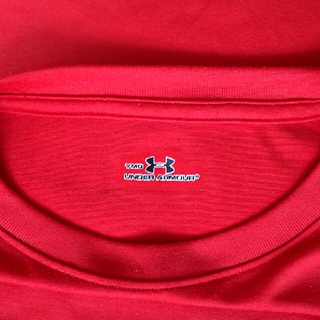 UNDER ARMOUR(アンダーアーマー)の☆お値下げ☆長袖Tシャツ　アンダーアーマー140 キッズ/ベビー/マタニティのキッズ服男の子用(90cm~)(Tシャツ/カットソー)の商品写真