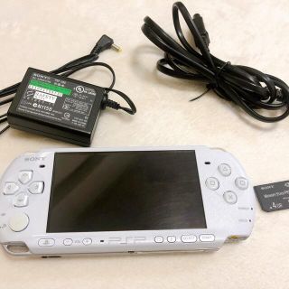 プレイステーションポータブル(PlayStation Portable)のPSP 3000 本体 (家庭用ゲーム機本体)