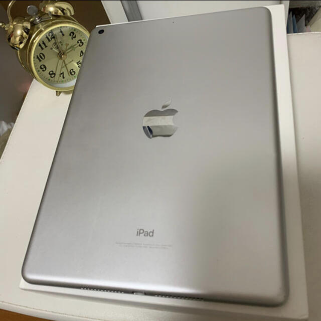 準美品　iPad5 特大容量128GB WiFiモデル　アイパッド　2017sv