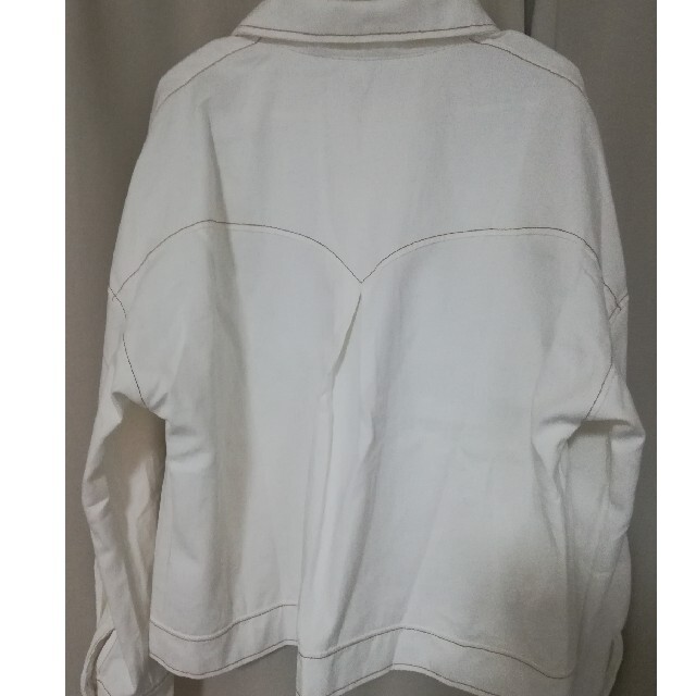 韓国 ショート丈 ジャケット アイボリー オフホワイト レディースのジャケット/アウター(Gジャン/デニムジャケット)の商品写真