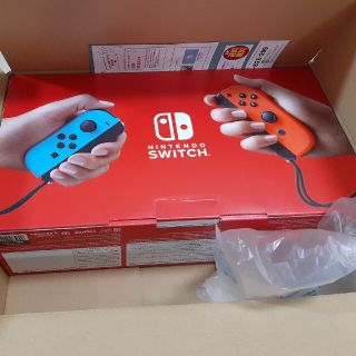 ニンテンドースイッチ(Nintendo Switch)のSwitch　本体　新品(家庭用ゲーム機本体)