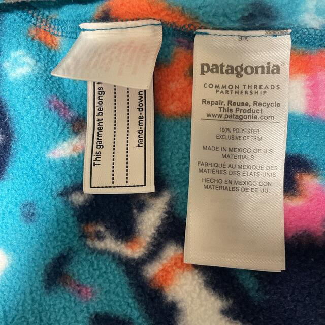 patagonia(パタゴニア)のPatagoniaパタゴニア フリース 動物柄　ベビー キッズ キッズ/ベビー/マタニティのベビー服(~85cm)(ジャケット/コート)の商品写真