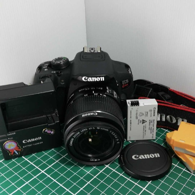 Canon EOS KISS X7i EF-S 18-55mm IS II