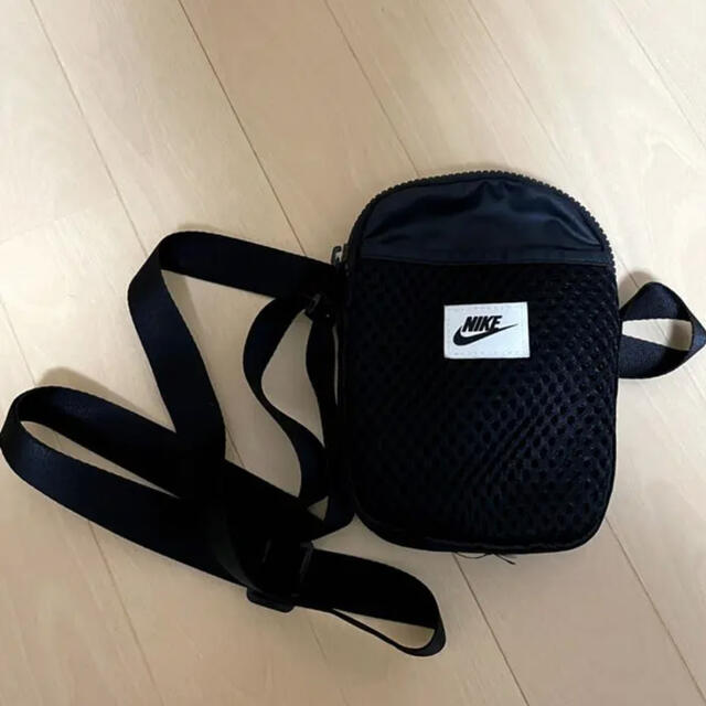 NIKE(ナイキ)の【専用】NIKE ショルダーバッグ ミニバッグ メンズのバッグ(ショルダーバッグ)の商品写真