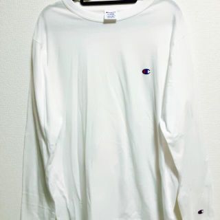 チャンピオン(Champion)の【ほぼ新品】champion チャンピオン ロンT 白　ホワイト　XLサイズ(Tシャツ/カットソー(七分/長袖))