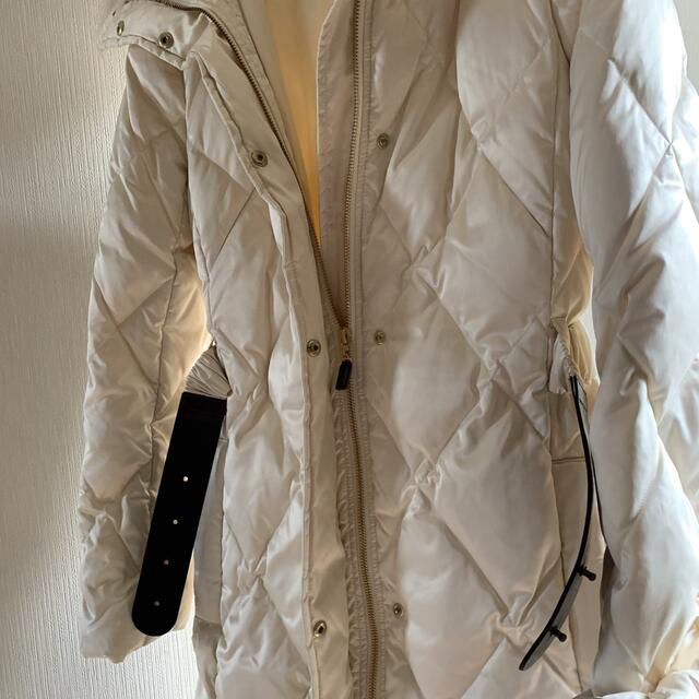 EPOCA(エポカ)の専用　エポカ　EPOCA  ホワイトグースダウンコート レディースのジャケット/アウター(ダウンコート)の商品写真