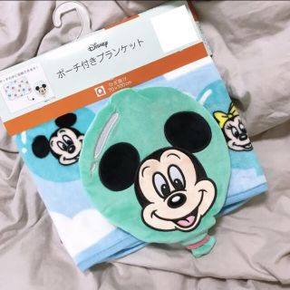 ディズニー(Disney)のポーチ付きブランケット ひざ掛け　ミッキー　レトロミッキー 風船　しまむら(毛布)