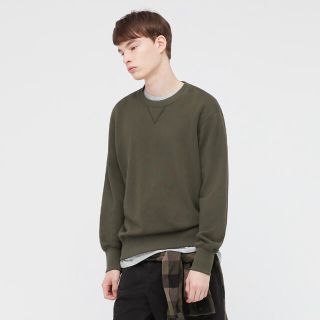 ユニクロ(UNIQLO)のUNIQLO スウェット　グリーン　ブラウニー(スウェット)