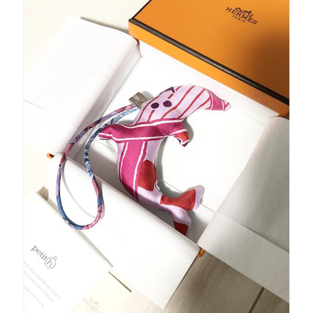 新品未使用 エルメス・チャーム イルカ プティアッシュ クリスマス