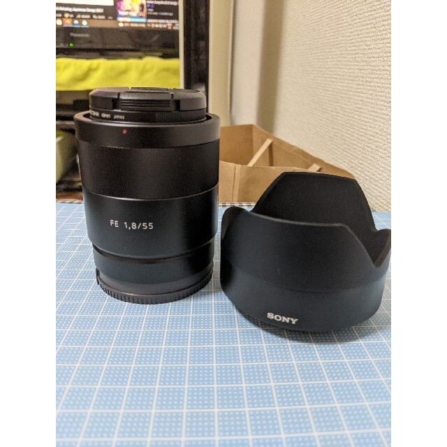 SONY(ソニー)のsony zeiss FE 55mm F1.8 SEL55F18Z  スマホ/家電/カメラのカメラ(レンズ(単焦点))の商品写真