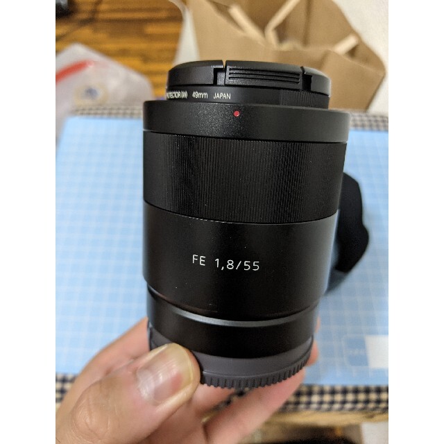 SONY(ソニー)のsony zeiss FE 55mm F1.8 SEL55F18Z  スマホ/家電/カメラのカメラ(レンズ(単焦点))の商品写真