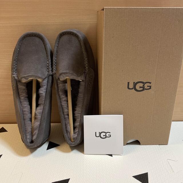 UGG(アグ)の新作 ウォータープルーフ UGG アンスレー サンダークラウド US7 レディースの靴/シューズ(スリッポン/モカシン)の商品写真