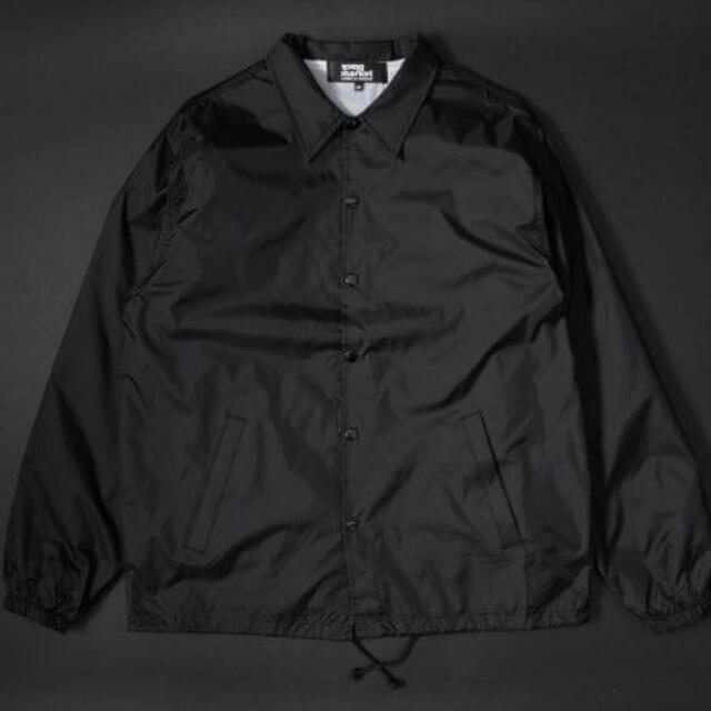 COMME des GARCONS(コムデギャルソン)のXL　ブラックマーケット 原宿 八角館 ロゴ コーチジャケット メンズのジャケット/アウター(ナイロンジャケット)の商品写真