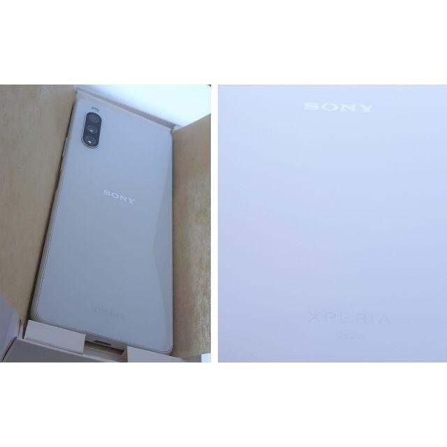 Xperia(エクスペリア)のSony Xperia 10 III (au) ホワイト((本革＆耐衝撃ケース付 スマホ/家電/カメラのスマートフォン/携帯電話(スマートフォン本体)の商品写真