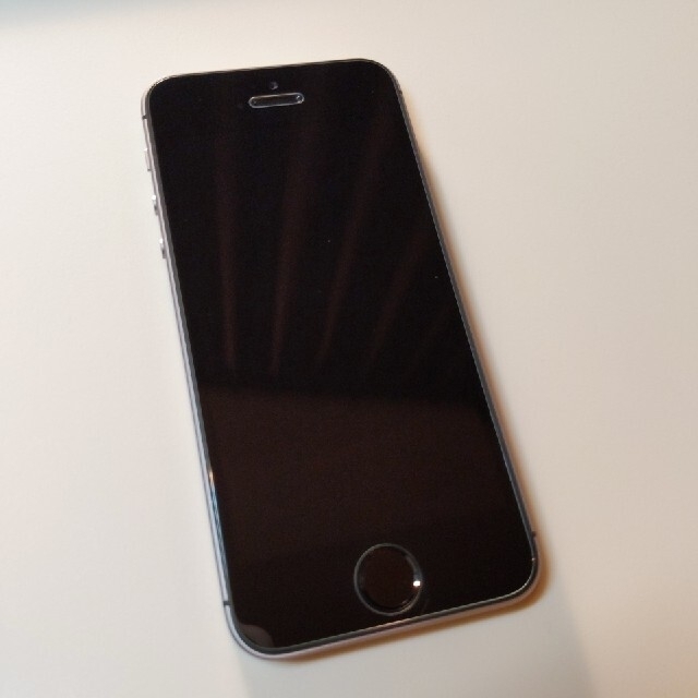 Apple iPhone SE（初代）128GB ［SIMロック解除済み］