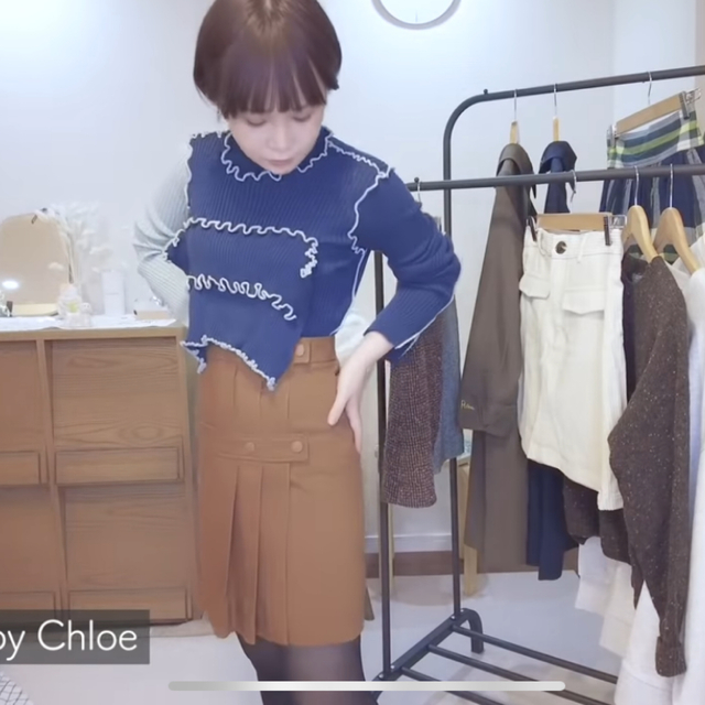 SEE BY CHLOE(シーバイクロエ)の【SEE BY CHLOE】タックミニスカート @小豆着用 レディースのスカート(ミニスカート)の商品写真