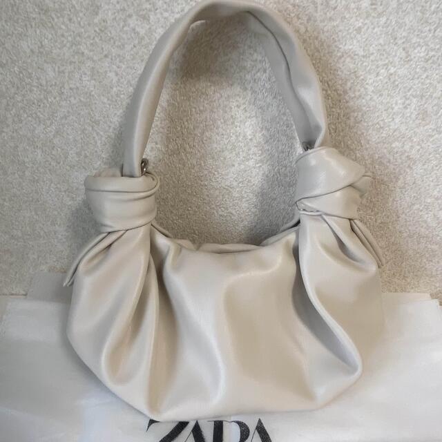 ZARA(ザラ)のザラ　ノットディテールミニハンドバッグ レディースのバッグ(ハンドバッグ)の商品写真