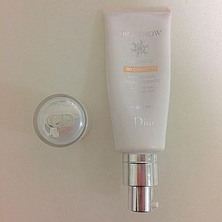 クリスチャンディオール(Christian Dior)のディオールスノー ホワイトUVシールド SPF50 010 BBクリーム(BBクリーム)