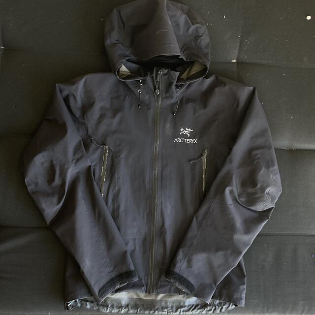 ARC'TERYX(アークテリクス)の【専用】Arc’teryx beta AR  black S size メンズのジャケット/アウター(マウンテンパーカー)の商品写真