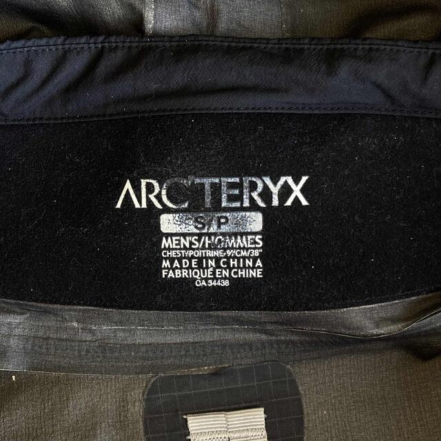 ARC'TERYX(アークテリクス)の【専用】Arc’teryx beta AR  black S size メンズのジャケット/アウター(マウンテンパーカー)の商品写真