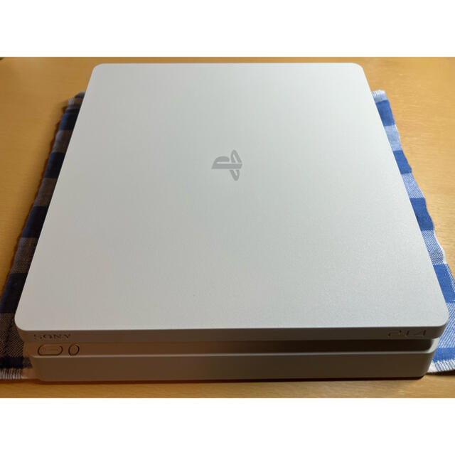 PlayStation4(プレイステーション4)のPlayStation4 CUH-2100A B02 500G エンタメ/ホビーのゲームソフト/ゲーム機本体(家庭用ゲーム機本体)の商品写真