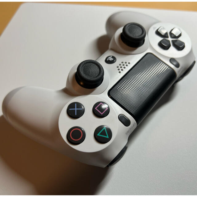 PlayStation4(プレイステーション4)のPlayStation4 CUH-2100A B02 500G エンタメ/ホビーのゲームソフト/ゲーム機本体(家庭用ゲーム機本体)の商品写真