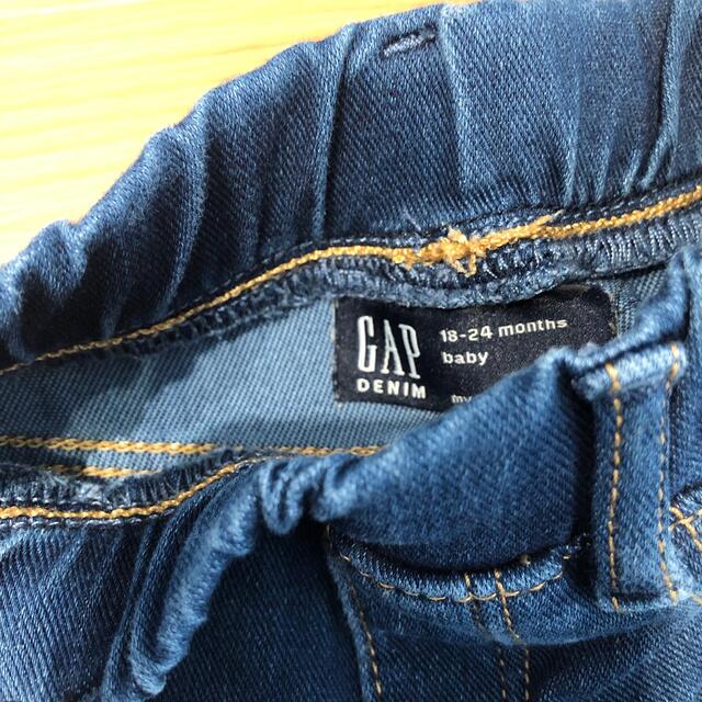 babyGAP(ベビーギャップ)のGAP Baby デニム　18〜24 2枚セット キッズ/ベビー/マタニティのベビー服(~85cm)(パンツ)の商品写真