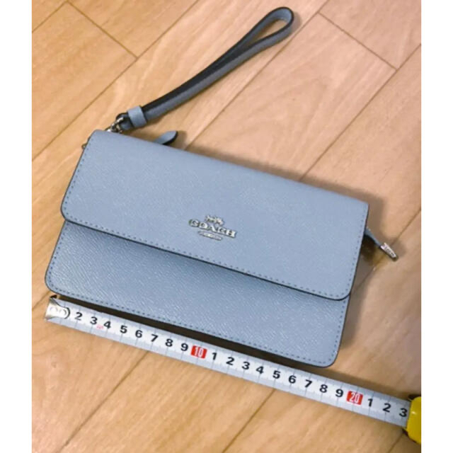 COACH(コーチ)のCOACH スマホショルダー　クラッチバッグ　 レディースのバッグ(クラッチバッグ)の商品写真