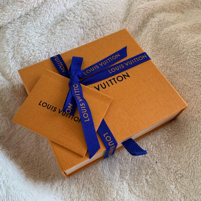 LOUIS VUITTON - ルイヴィトン 空箱 小物用 リボン ショッパー メッセージカード 布袋一式の通販 by nao｜ルイヴィトンならラクマ