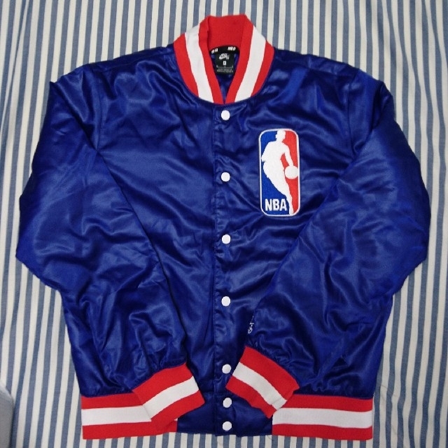 NIKE(ナイキ)のNIKE NBAジャンパー メンズのジャケット/アウター(ナイロンジャケット)の商品写真