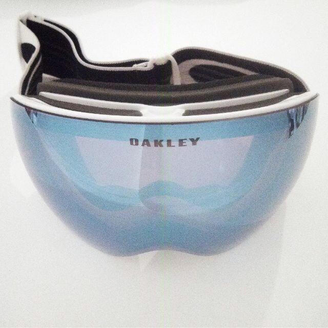 Oakley(オークリー)のオークリー  ゴーグル　フライトデッキ スポーツ/アウトドアのスノーボード(アクセサリー)の商品写真