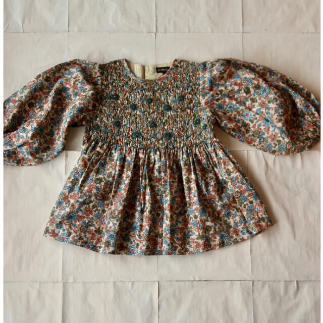 bonjour diary  HANDSMOCK BLOUSE 4y キッズ/ベビー/マタニティのキッズ服女の子用(90cm~)(ブラウス)の商品写真