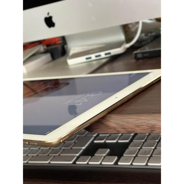 iPad(アイパッド)のipad pro12.9（第2世代）256GB Wi-Fiモデル スマホ/家電/カメラのPC/タブレット(タブレット)の商品写真