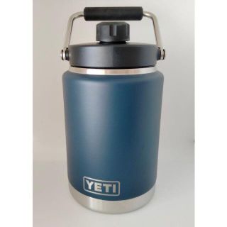 【美品】YETI イエティ ランブラー ハーフガロン ウォータージャグ 1.8L(食器)