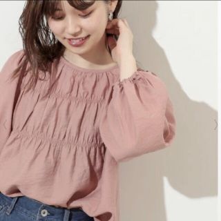 ナチュラルクチュール(natural couture)のシャーリングブラウス(シャツ/ブラウス(長袖/七分))