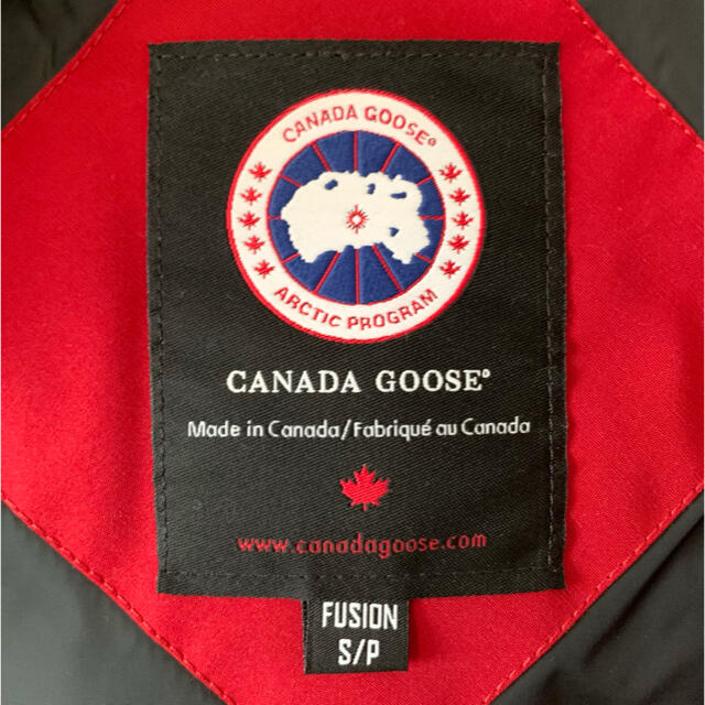 CANADA GOOSE(カナダグース)のカナダグース カーソンパーカ S 赤 希少カラー メンズのジャケット/アウター(ダウンジャケット)の商品写真