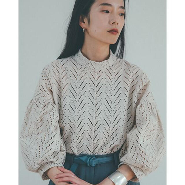 CUT EMBROIDERY TOPS レディースのトップス(シャツ/ブラウス(長袖/七分))の商品写真