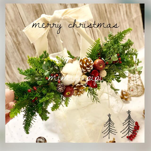 ꫛꫀꪝ✧‧˚生花をたっぷり使ったお洒落なクリスマス飾り♩ ハンドメイドのフラワー/ガーデン(リース)の商品写真