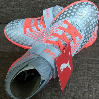 プーマ(PUMA)の「新品」プーマ サッカー トレーニングシューズ 22センチ(スニーカー)