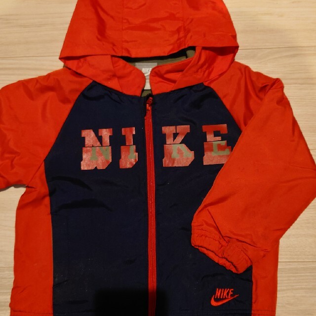 NIKE(ナイキ)のNIKE ナイキ ジャンパー ブルゾン 90 キッズ/ベビー/マタニティのキッズ服男の子用(90cm~)(ジャケット/上着)の商品写真